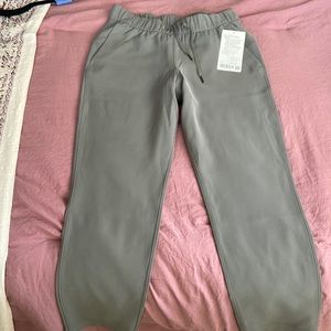 Lululemon On the Fly Pant 7/8 NWT size 6